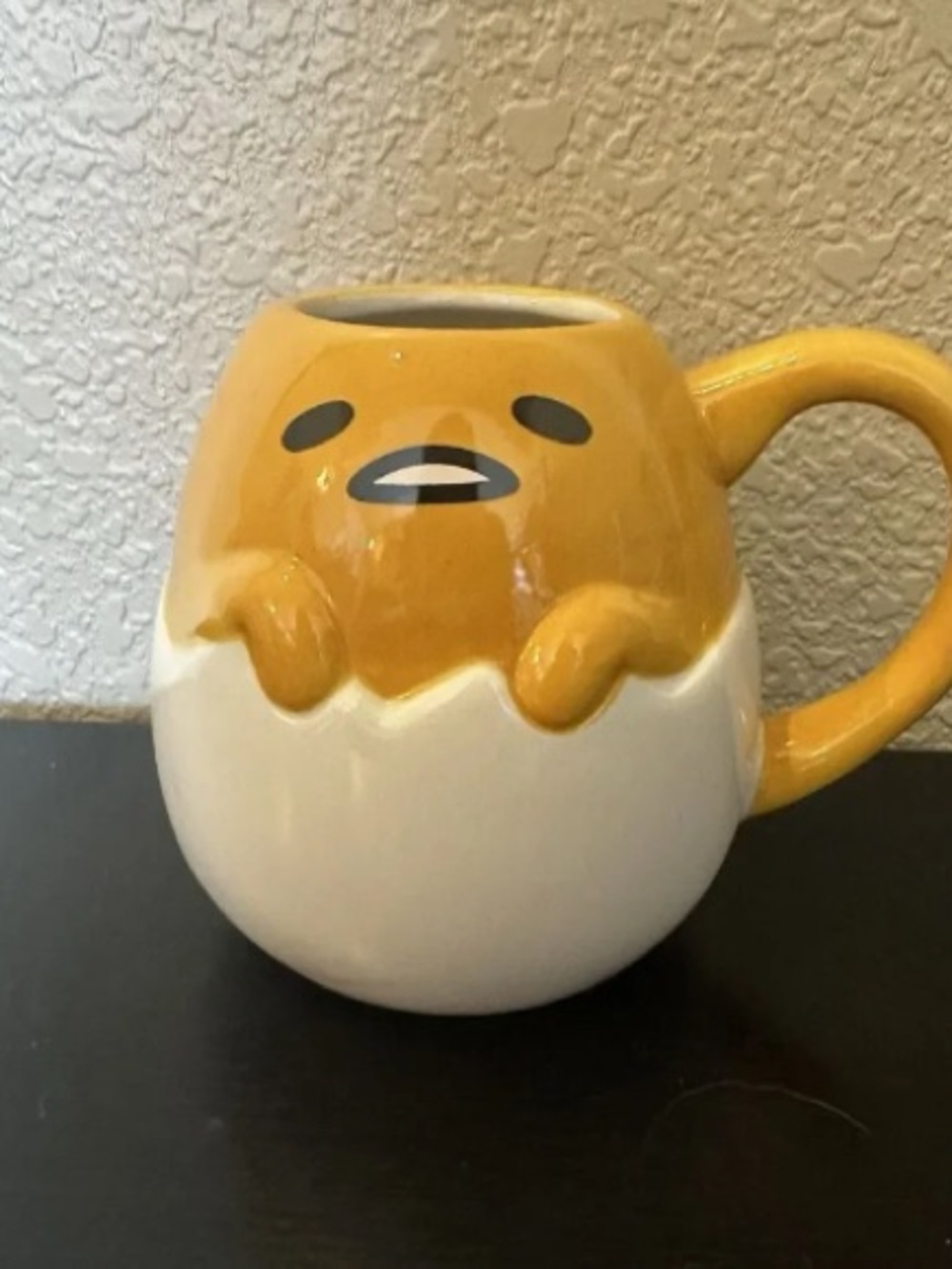 Silver Buffalo Sanrio Gudetama 3D Sculpted Ceramic‎ Mug Large Yellow 20 Oz